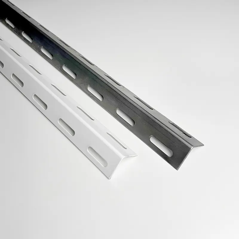 Eckwinkel | 38 x 38 mm | Gelocht | Schwarz | Stahl